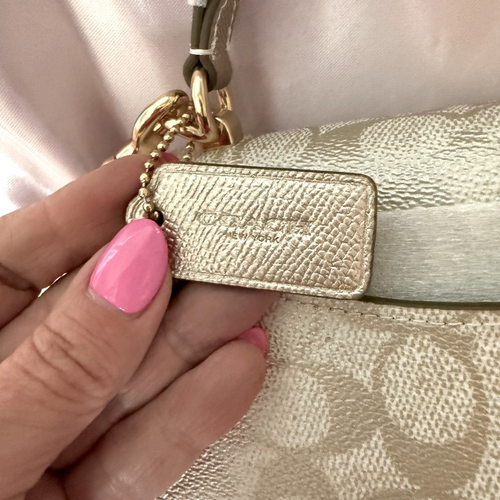 💛New Coach Gold Crossbody Bag with Shimmery Finish💛 - Picture 3 of 9